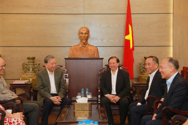 Tổng Bí thư Tô Lâm cùng Phu nhân thăm Bảo tàng Mỹ thuật Việt Nam  - Ảnh 2.