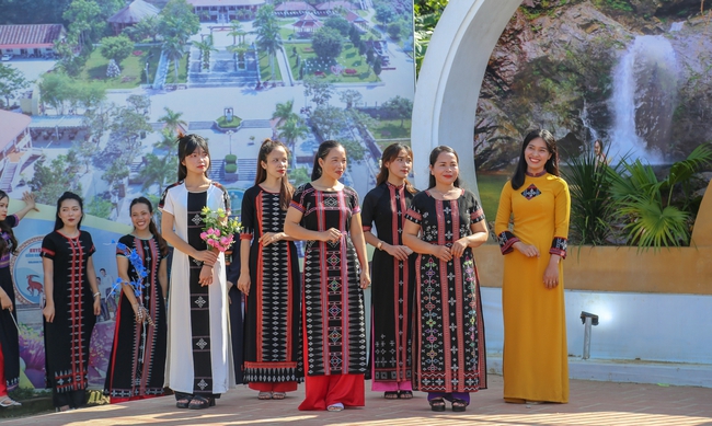 Chuyển đổi số góp phần nâng cao hiệu quả quảng bá du lịch vùng dân tộc miền núi - Ảnh 2.