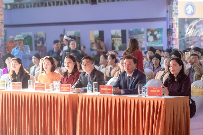 Khai mạc Ngày hội Văn hóa dân tộc Mường lần thứ 2, năm 2025 - Ảnh 1.