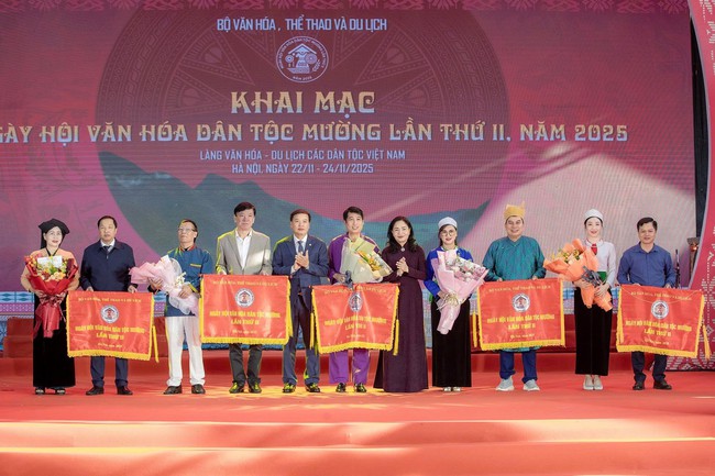 Khai mạc Ngày hội Văn hóa dân tộc Mường lần thứ 2, năm 2025 - Ảnh 4.