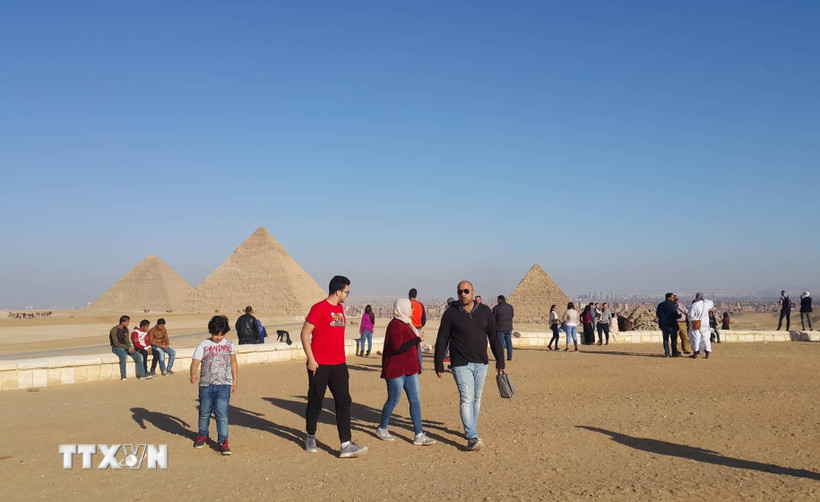 Ai Cập xây dựng thành phố điện ảnh gần quần thể Kim tự tháp Giza - Ảnh 1.