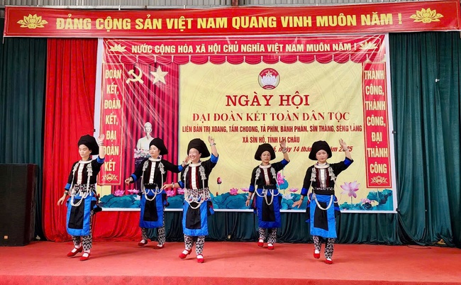 Lai Châu: Gìn giữ và phát huy giá trị văn hóa truyền thống tốt đẹp của các dân tộc - Ảnh 1.