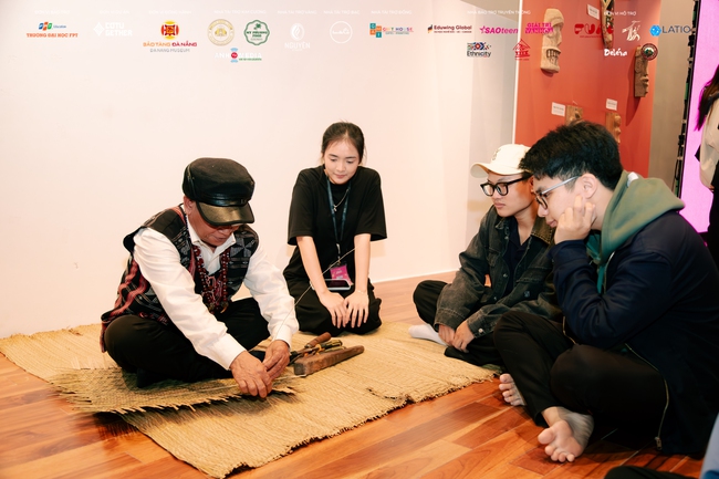 Cơ Tu-Gether: Hành trình những người trẻ khơi dậy vẻ đẹp văn hóa Cơ Tu - Ảnh 5.