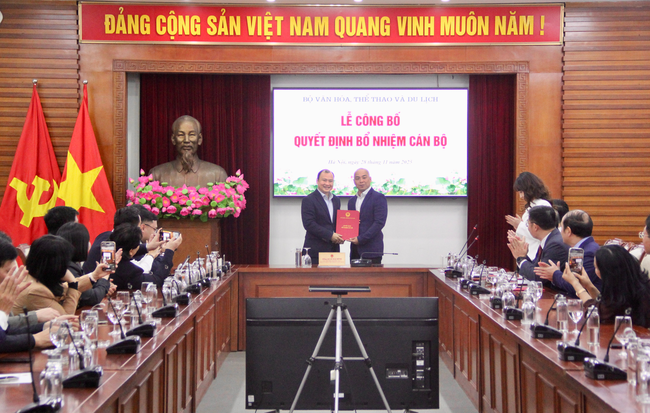 Bộ VHTTDL công bố và trao các quyết định về bổ nhiệm cán bộ - Ảnh 5.