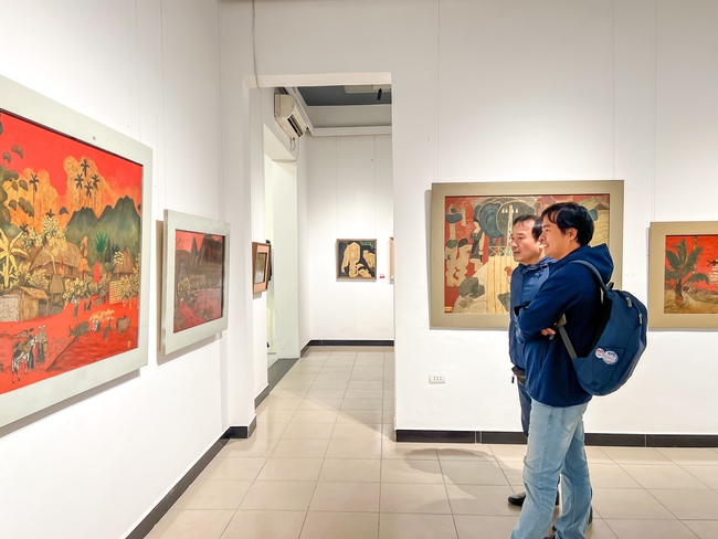 Giới thiệu 44 tác phẩm nghệ thuật sơn mài tại triển lãm chào mừng Đại hội Đảng toàn quốc lần thứ XIV - Ảnh 7.