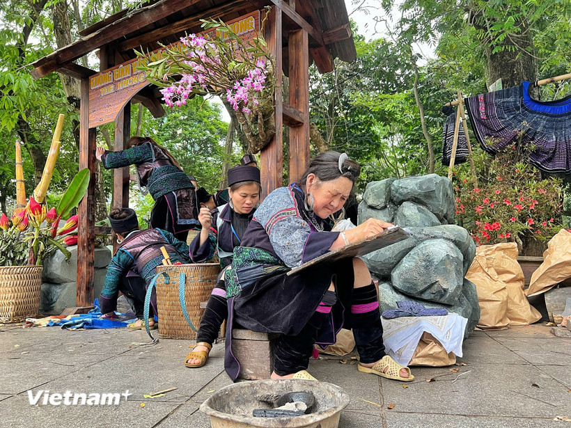 Phát triển du lịch làng nghề: Thách thức lớn trước “cuộc đua” số hóa trải nghiệm - Ảnh 1.