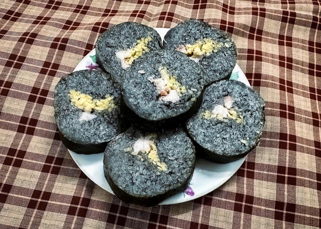 Độc đáo bánh chưng thảo dược của đồng bào Mường xã Sơn Lương - Ảnh 3.