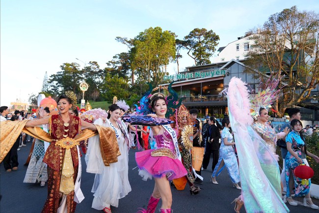 Miss Cosmo 2025 góp phần định vị bản sắc văn hóa du lịch Việt Nam độc đáo - Ảnh 2.