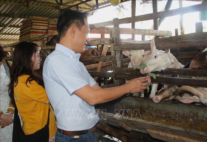 Du lịch nông thôn, làng nghề: Cần vượt qua tư duy khai thác đơn lẻ - Ảnh 2.