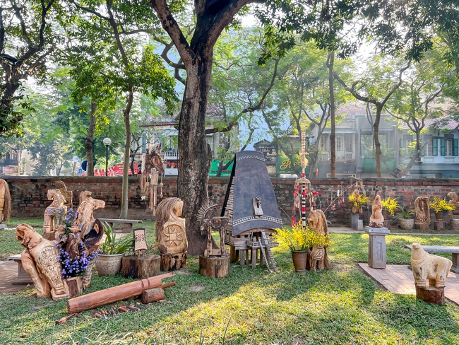 “Ngựa về phố”: sắc xuân Bính Ngọ trong không gian Văn Miếu – Quốc Tử Giám - Ảnh 9.