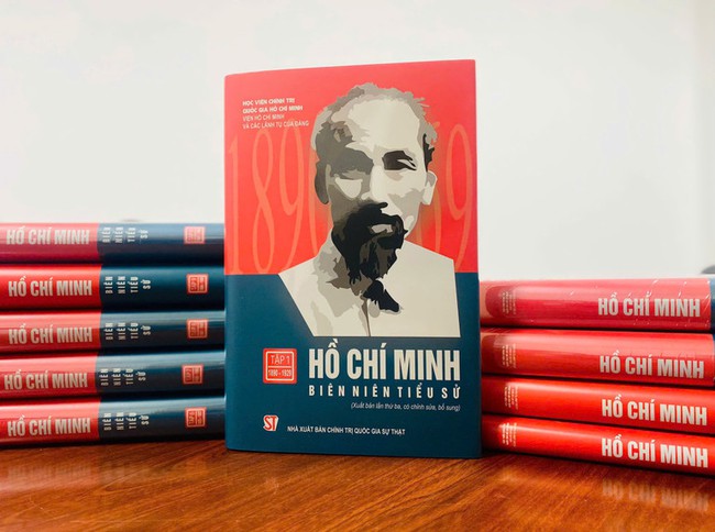 Tái bản các ấn phẩm đặc biệt về Chủ tịch Hồ Chí Minh chào mừng Đại hội XIV của Đảng - Ảnh 3.