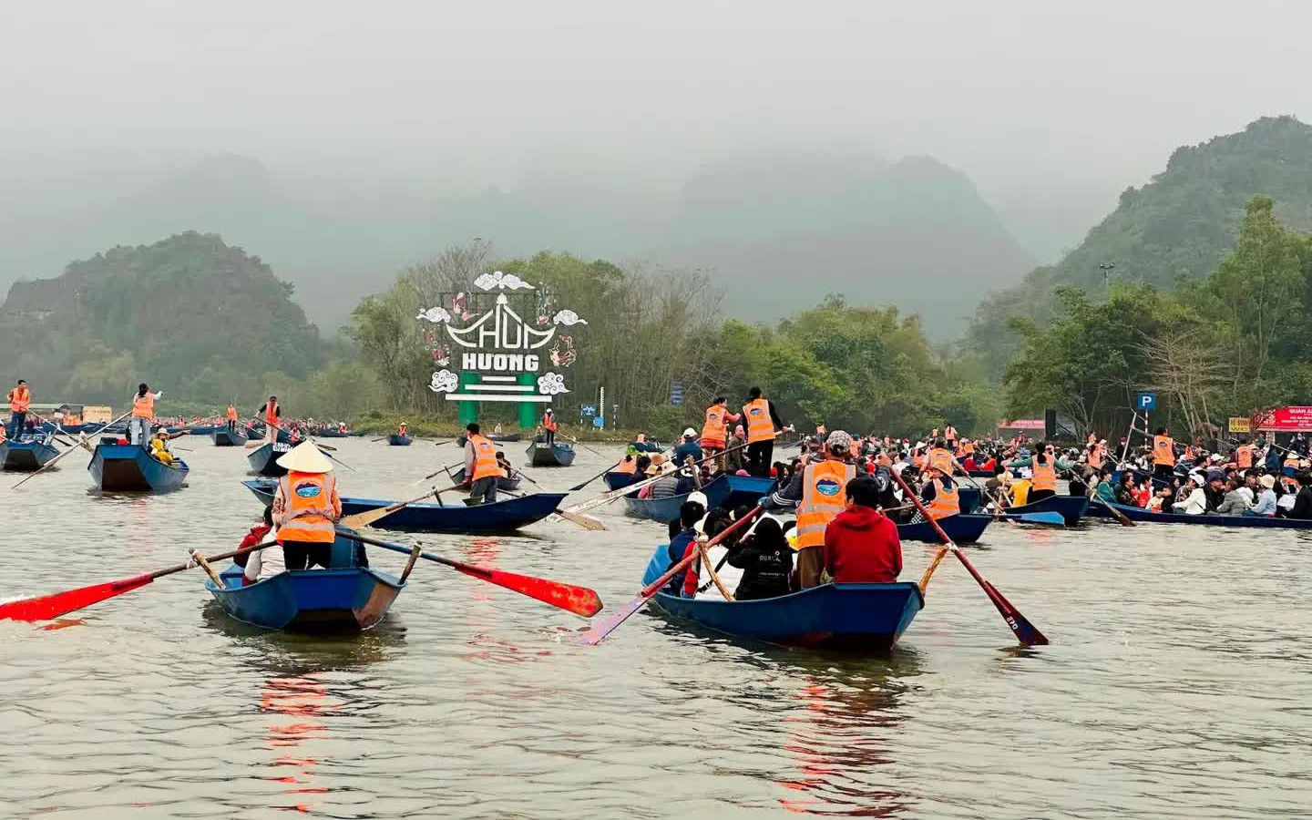 Hà Nội: Lễ hội chùa Hương điểm đến du lịch, văn hóa, truyền thống Việt