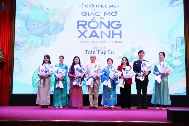 Giới thiệu sách “Giấc mơ hóa Rồng Xanh – Thương hiệu Việt Nam 2045” và ra mắt Mạng lưới Rồng Xanh Toàn cầu  - Ảnh 4.