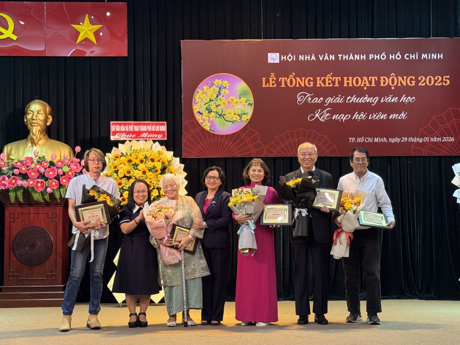 Giải thưởng Hội Nhà văn TP Hồ Chí Minh 2025: Tôn vinh những lối đi riêng trong sáng tạo - Ảnh 2.
