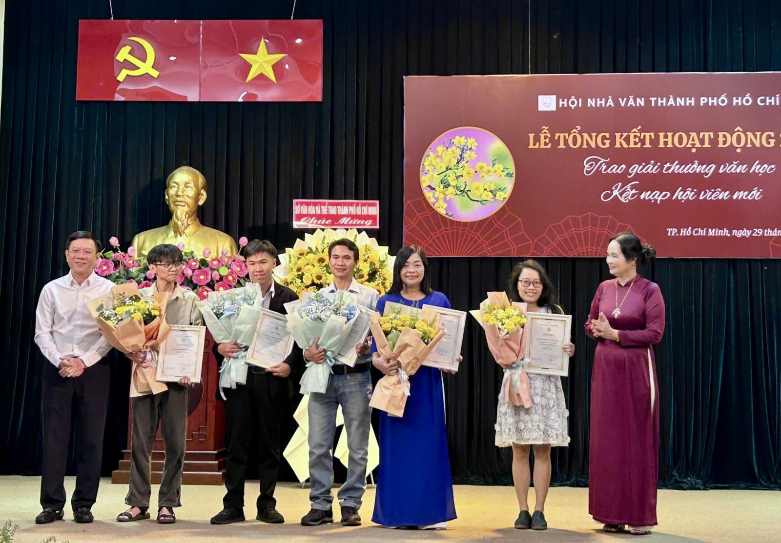 Giải thưởng Hội Nhà văn TP Hồ Chí Minh 2025: Tôn vinh những lối đi riêng trong sáng tạo - Ảnh 1.
