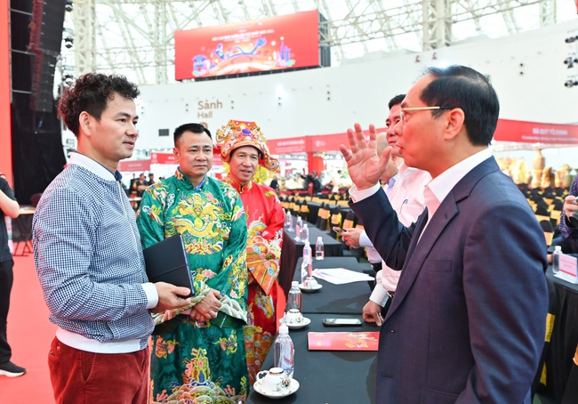 Phó Thủ tướng Bùi Thanh Sơn dự tổng duyệt Lễ bế mạc Hội chợ Mùa Xuân 2026 - Ảnh 2.