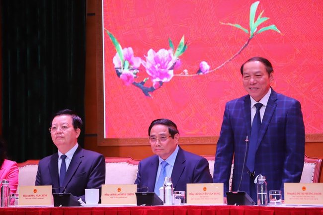 Thủ tướng làm việc với Bộ VHTTDL về các nhiệm vụ, giải pháp triển khai Nghị quyết Đại hội XIV của Đảng và Nghị quyết số 80 của Bộ Chính trị về phát triển văn hóa Việt Nam - Ảnh 3.