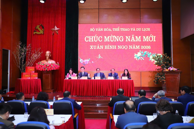 Thủ tướng làm việc với Bộ VHTTDL về các nhiệm vụ, giải pháp triển khai Nghị quyết Đại hội XIV của Đảng và Nghị quyết số 80 của Bộ Chính trị về phát triển văn hóa Việt Nam - Ảnh 1.