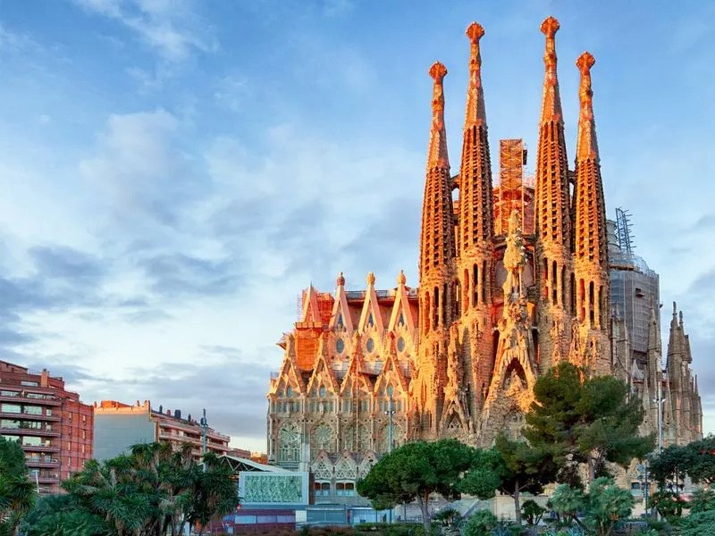 Tây Ban Nha: Barcelona tăng gấp đôi thuế du lịch, lên nhóm cao nhất châu Âu - Ảnh 1.