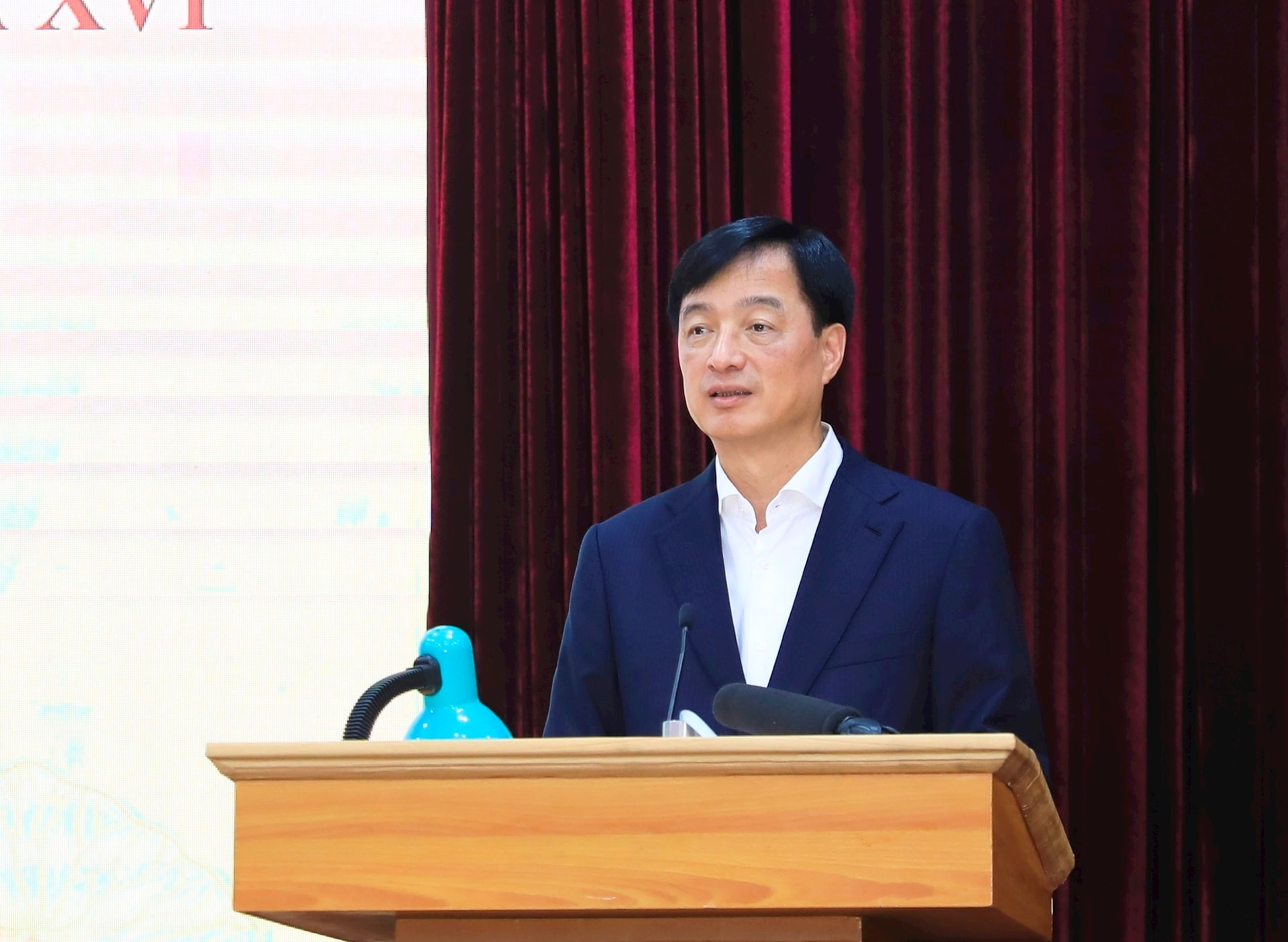 Hội nghị tiếp xúc giữa cử tri với người ứng cử đại biểu Quốc hội Khóa XVI, đơn vị bầu cử số 10 thành phố Hà Nội  - Ảnh 2.